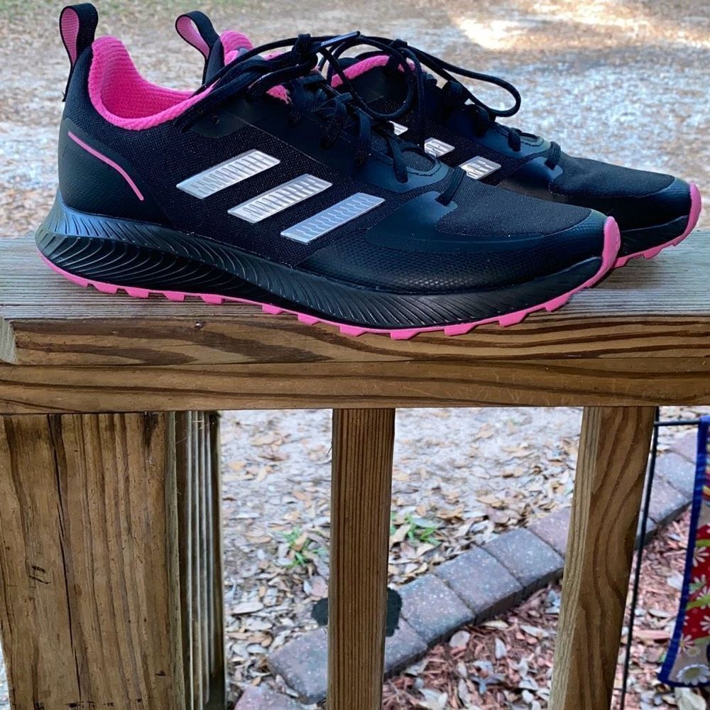 Adidas RUN FALCON 2.0 TR SHOES black and pink size 8